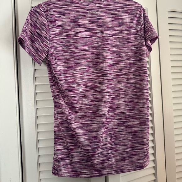 Under Armour Women's Purple Patterned V-Neck Tee - Picture 4 of 9